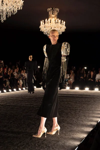 Look 3